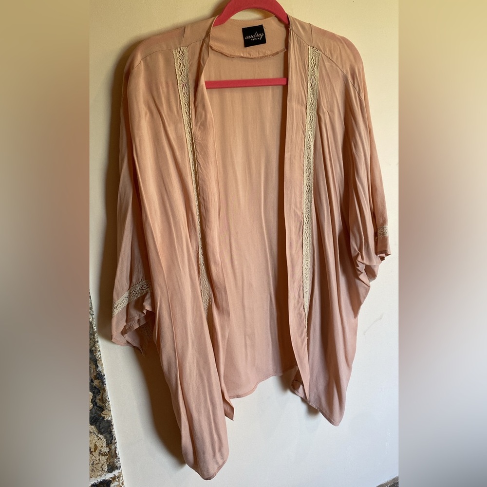 Audrey 3+1 Light Pink Kimono